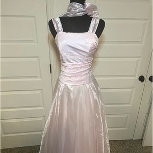 Beautiful prom/bridal dress (New)